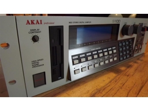 AKAI S1100 - Midi - Stereo Digital Sampler