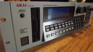 AKAI S1100 - Midi - Stereo Digital Sampler