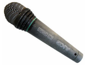 AKG D-321
